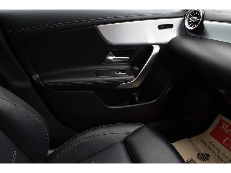 Mercedes-Benz CLA220 2.0 AMG LINE (PREMIUM) SHOOTING BRAKE 5DR PETROL 7G-DCT AUTO HEATED SEATS SAT NAV BLUETOOTH APPLE CARPLAY REAR CAM PARKING AIDS 67000 MILES SH 72-74 Mitcham Road