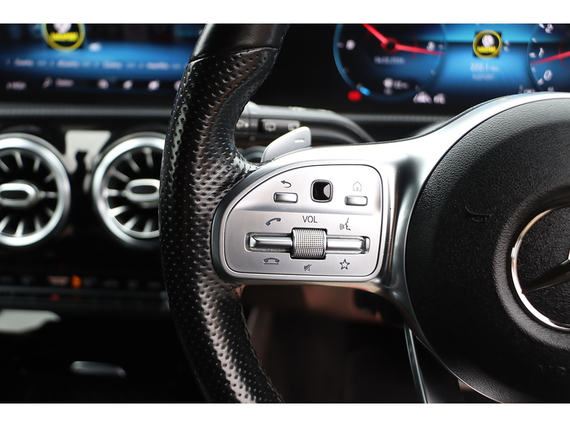 Mercedes-Benz CLA220 2.0 AMG LINE (PREMIUM) SHOOTING BRAKE 5DR PETROL 7G-DCT AUTO HEATED SEATS SAT NAV BLUETOOTH APPLE CARPLAY REAR CAM PARKING AIDS 67000 MILES SH 72-74 Mitcham Road