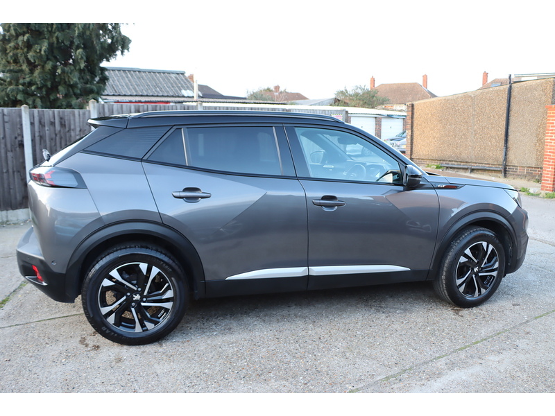 Peugeot 1.2 PURETECH GT SUV 5DR PETROL EAT AUTO HEATED SEATS SAT NAV BLUETOOTH DAB STEREO APPLE CARPLAY REAR CAMERA PARKING AIDS JUST 1 OWNER 60000 MILES SH 72-74 Mitcham Road