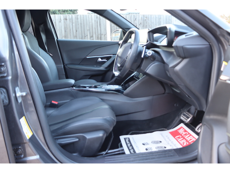 Peugeot 1.2 PURETECH GT SUV 5DR PETROL EAT AUTO HEATED SEATS SAT NAV BLUETOOTH DAB STEREO APPLE CARPLAY REAR CAMERA PARKING AIDS JUST 1 OWNER 60000 MILES SH 72-74 Mitcham Road