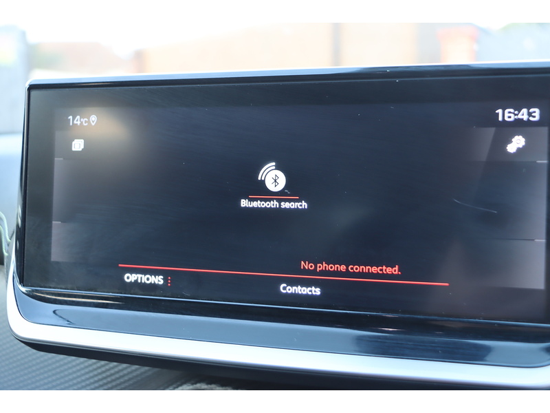 Peugeot 1.2 PURETECH GT SUV 5DR PETROL EAT AUTO HEATED SEATS SAT NAV BLUETOOTH DAB STEREO APPLE CARPLAY REAR CAMERA PARKING AIDS JUST 1 OWNER 60000 MILES SH 72-74 Mitcham Road