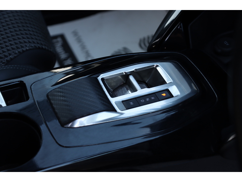 Peugeot 1.2 PURETECH GT SUV 5DR PETROL EAT AUTO HEATED SEATS SAT NAV BLUETOOTH DAB STEREO APPLE CARPLAY REAR CAMERA PARKING AIDS JUST 1 OWNER 60000 MILES SH 72-74 Mitcham Road