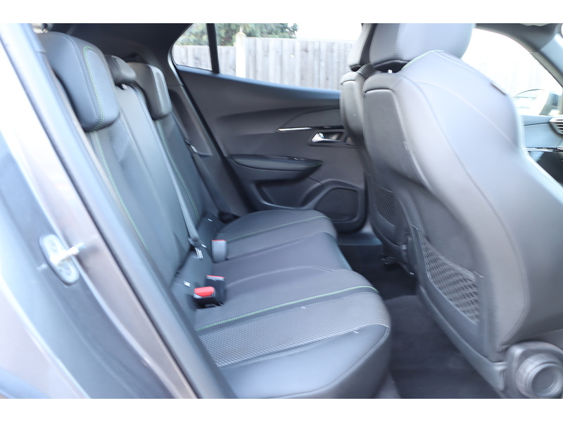 Peugeot 1.2 PURETECH GT SUV 5DR PETROL EAT AUTO HEATED SEATS SAT NAV BLUETOOTH DAB STEREO APPLE CARPLAY REAR CAMERA PARKING AIDS JUST 1 OWNER 60000 MILES SH 72-74 Mitcham Road