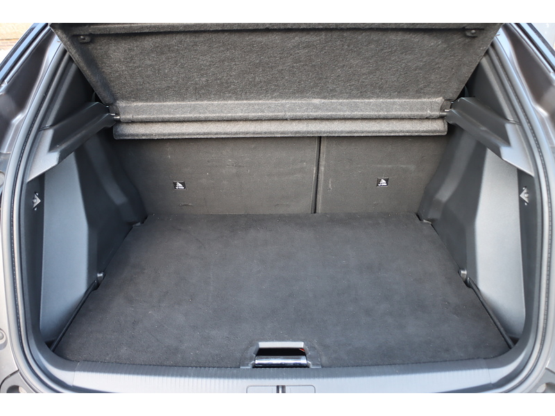 Peugeot 1.2 PURETECH GT SUV 5DR PETROL EAT AUTO HEATED SEATS SAT NAV BLUETOOTH DAB STEREO APPLE CARPLAY REAR CAMERA PARKING AIDS JUST 1 OWNER 60000 MILES SH 72-74 Mitcham Road