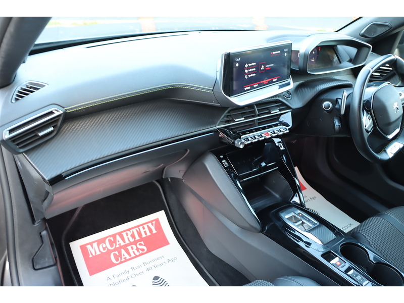 Peugeot 1.2 PURETECH GT SUV 5DR PETROL EAT AUTO HEATED SEATS SAT NAV BLUETOOTH DAB STEREO APPLE CARPLAY REAR CAMERA PARKING AIDS JUST 1 OWNER 60000 MILES SH 72-74 Mitcham Road