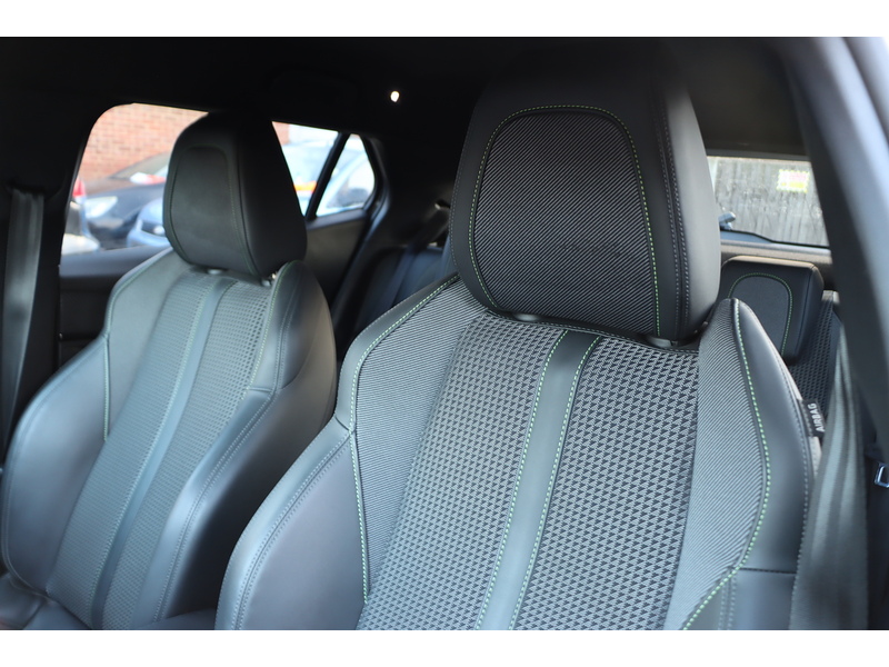 Peugeot 1.2 PURETECH GT SUV 5DR PETROL EAT AUTO HEATED SEATS SAT NAV BLUETOOTH DAB STEREO APPLE CARPLAY REAR CAMERA PARKING AIDS JUST 1 OWNER 60000 MILES SH 72-74 Mitcham Road