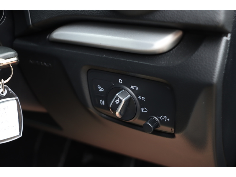 Audi 1.5 TFSI COD 35 BLACK EDITION SPORTBACK 5DR PETROL S TRONIC AUTO SATNAV BLUETOOTH DAB STEREO PARKING AIDS 2 OWNERS ONLY 78000 MILES FSH NO ULEZ CHARGE 72-74 Mitcham Road