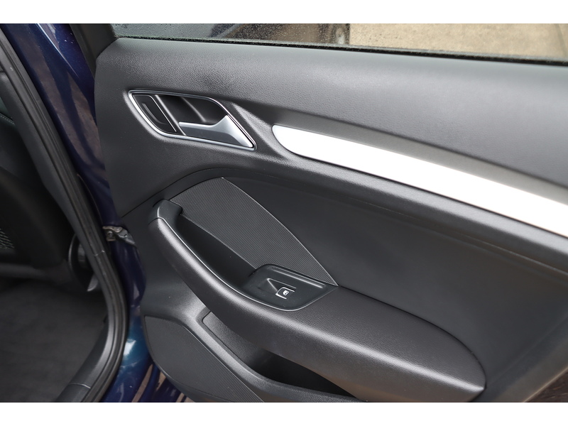 Audi 1.5 TFSI COD 35 BLACK EDITION SPORTBACK 5DR PETROL S TRONIC AUTO SATNAV BLUETOOTH DAB STEREO PARKING AIDS 2 OWNERS ONLY 78000 MILES FSH NO ULEZ CHARGE 72-74 Mitcham Road