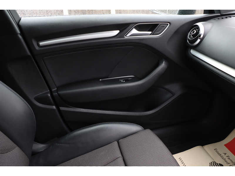 Audi 1.5 TFSI COD 35 BLACK EDITION SPORTBACK 5DR PETROL S TRONIC AUTO SATNAV BLUETOOTH DAB STEREO PARKING AIDS 2 OWNERS ONLY 78000 MILES FSH NO ULEZ CHARGE 72-74 Mitcham Road