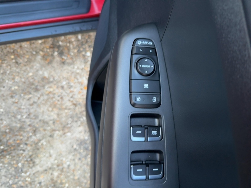 Kia 1.6 GDI 2 GPF SUV 5DR PETROL MANUAL HEATED SEATS SATNAV BLUETOOTH DAB STEREO APPLE CARPLAY REAR CAMERA PARKING AIDS JUST 2 OWNERS ONLY 16000 MILES FSH 72-74 Mitcham Road