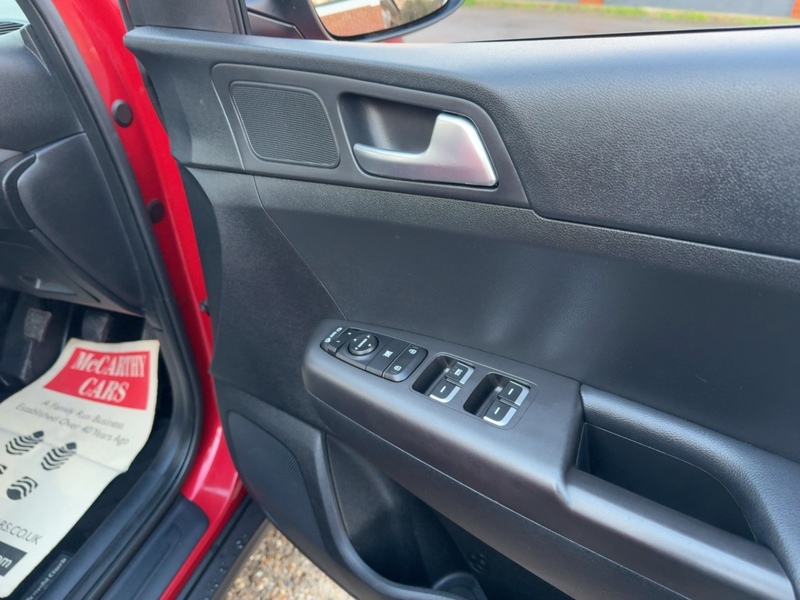 Kia 1.6 GDI 2 GPF SUV 5DR PETROL MANUAL HEATED SEATS SATNAV BLUETOOTH DAB STEREO APPLE CARPLAY REAR CAMERA PARKING AIDS JUST 2 OWNERS ONLY 16000 MILES FSH 72-74 Mitcham Road