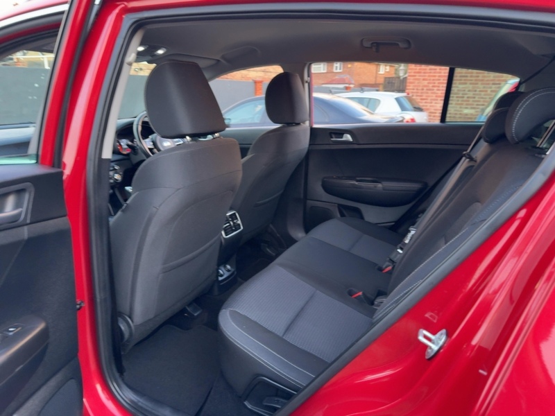 Kia 1.6 GDI 2 GPF SUV 5DR PETROL MANUAL HEATED SEATS SATNAV BLUETOOTH DAB STEREO APPLE CARPLAY REAR CAMERA PARKING AIDS JUST 2 OWNERS ONLY 16000 MILES FSH 72-74 Mitcham Road