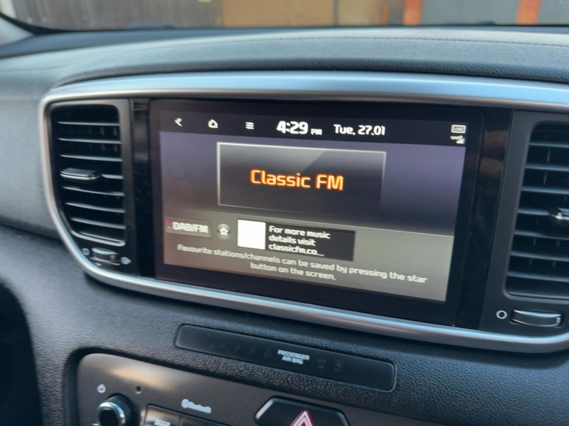 Kia 1.6 GDI 2 GPF SUV 5DR PETROL MANUAL HEATED SEATS SATNAV BLUETOOTH DAB STEREO APPLE CARPLAY REAR CAMERA PARKING AIDS JUST 2 OWNERS ONLY 16000 MILES FSH 72-74 Mitcham Road