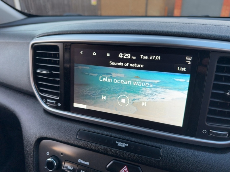 Kia 1.6 GDI 2 GPF SUV 5DR PETROL MANUAL HEATED SEATS SATNAV BLUETOOTH DAB STEREO APPLE CARPLAY REAR CAMERA PARKING AIDS JUST 2 OWNERS ONLY 16000 MILES FSH 72-74 Mitcham Road