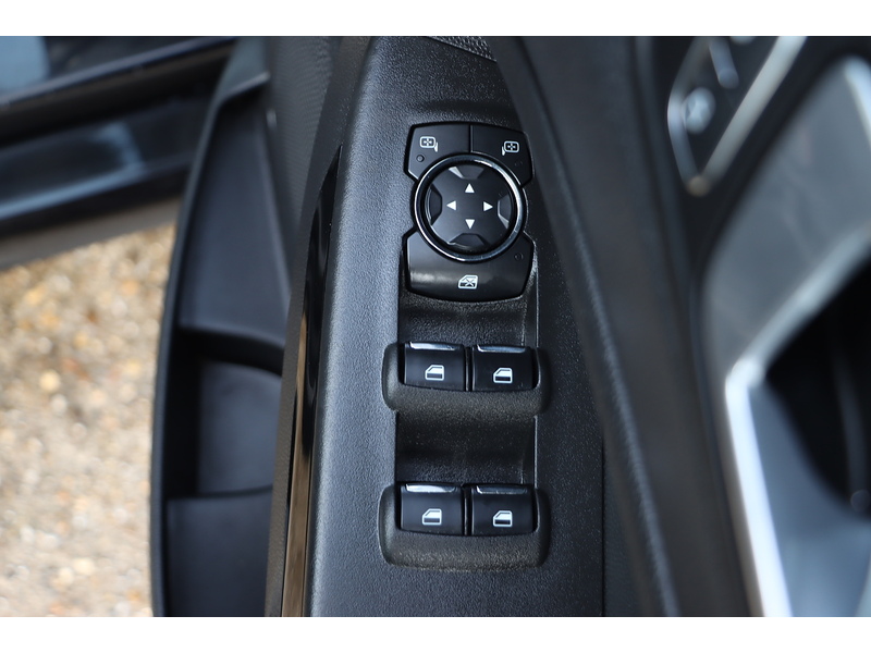 Ford 1.0T ECOBOOST GPF ST-LINE SUV 5DR PETROL MANUAL SAT NAV BLUETOOTH DAB STEREO APPLE CARPLAY REAR CAMERA PARKING AIDS JUST 1 OWNER ONLY 18000 MILES FSH 72-74 Mitcham Road