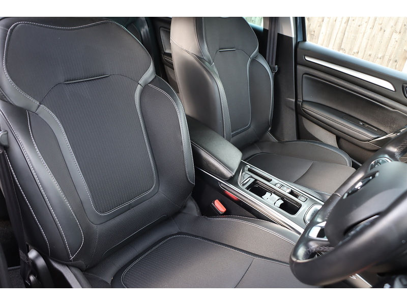 Renault 1.6 E-TECH 9.8KWH ICONIC HATCHBACK 5DR PETROL PLUG-IN HYBRID AUTO SAT NAV BLUETOOTH STEREO PARKING AIDS JUST 2 OWNERS ONLY 36000 MILES FSH 4 SERVICES 72-74 Mitcham Road