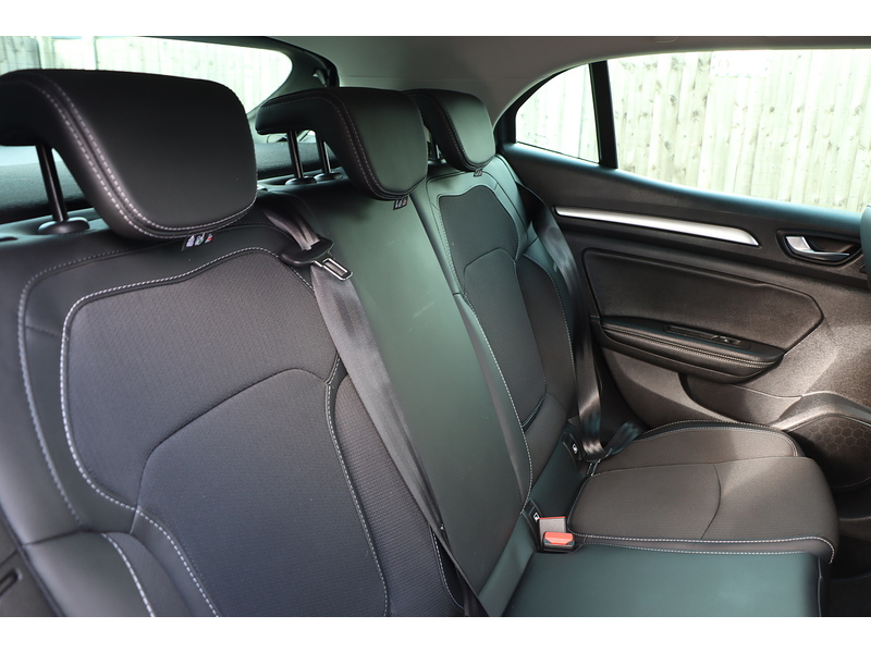 Renault 1.6 E-TECH 9.8KWH ICONIC HATCHBACK 5DR PETROL PLUG-IN HYBRID AUTO SAT NAV BLUETOOTH STEREO PARKING AIDS JUST 2 OWNERS ONLY 36000 MILES FSH 4 SERVICES 72-74 Mitcham Road