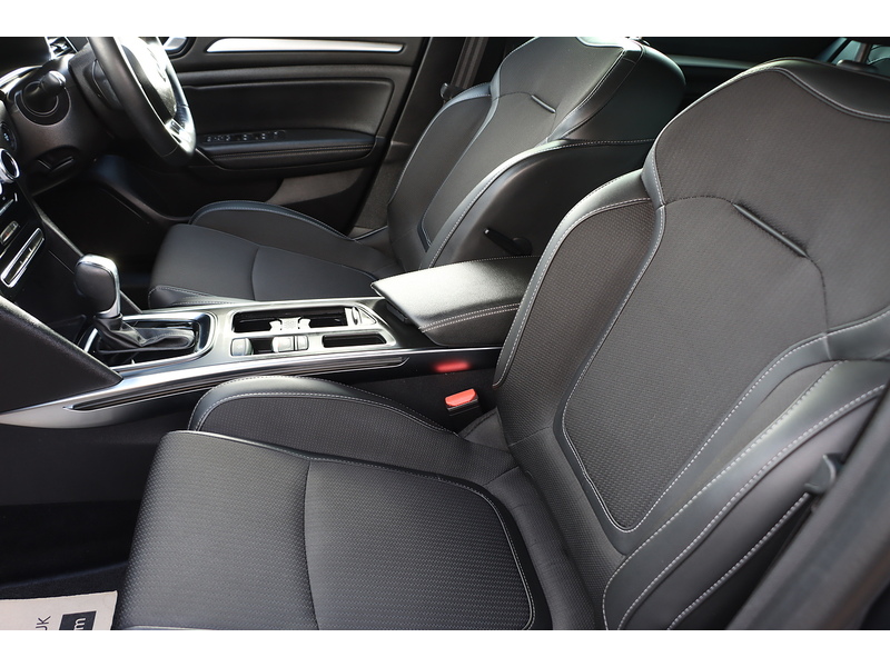 Renault 1.6 E-TECH 9.8KWH ICONIC HATCHBACK 5DR PETROL PLUG-IN HYBRID AUTO SAT NAV BLUETOOTH STEREO PARKING AIDS JUST 2 OWNERS ONLY 36000 MILES FSH 4 SERVICES 72-74 Mitcham Road