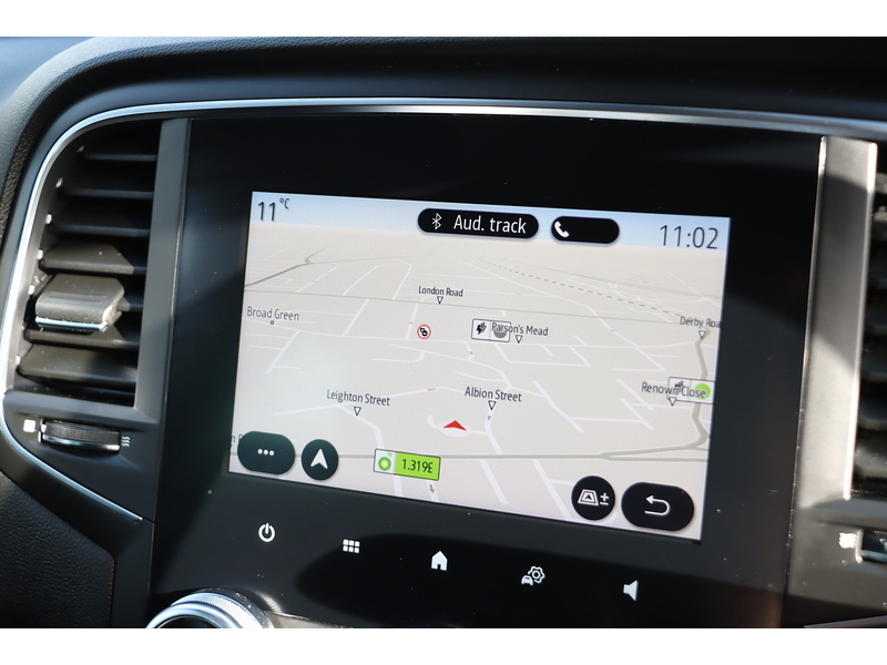 Renault 1.6 E-TECH 9.8KWH ICONIC HATCHBACK 5DR PETROL PLUG-IN HYBRID AUTO SAT NAV BLUETOOTH STEREO PARKING AIDS JUST 2 OWNERS ONLY 36000 MILES FSH 4 SERVICES 72-74 Mitcham Road