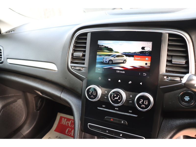 Renault 1.6 E-TECH 9.8KWH ICONIC HATCHBACK 5DR PETROL PLUG-IN HYBRID AUTO SAT NAV BLUETOOTH STEREO PARKING AIDS JUST 2 OWNERS ONLY 36000 MILES FSH 4 SERVICES 72-74 Mitcham Road