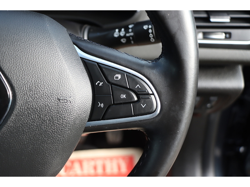 Renault 1.6 E-TECH 9.8KWH ICONIC HATCHBACK 5DR PETROL PLUG-IN HYBRID AUTO SAT NAV BLUETOOTH STEREO PARKING AIDS JUST 2 OWNERS ONLY 36000 MILES FSH 4 SERVICES 72-74 Mitcham Road