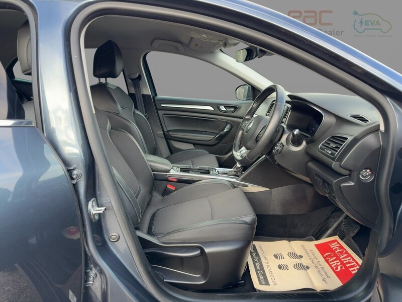 Renault 1.6 E-TECH 9.8KWH ICONIC HATCHBACK 5DR PETROL PLUG-IN HYBRID AUTO SAT NAV BLUETOOTH STEREO PARKING AIDS JUST 2 OWNERS ONLY 36000 MILES FSH 4 SERVICES 72-74 Mitcham Road