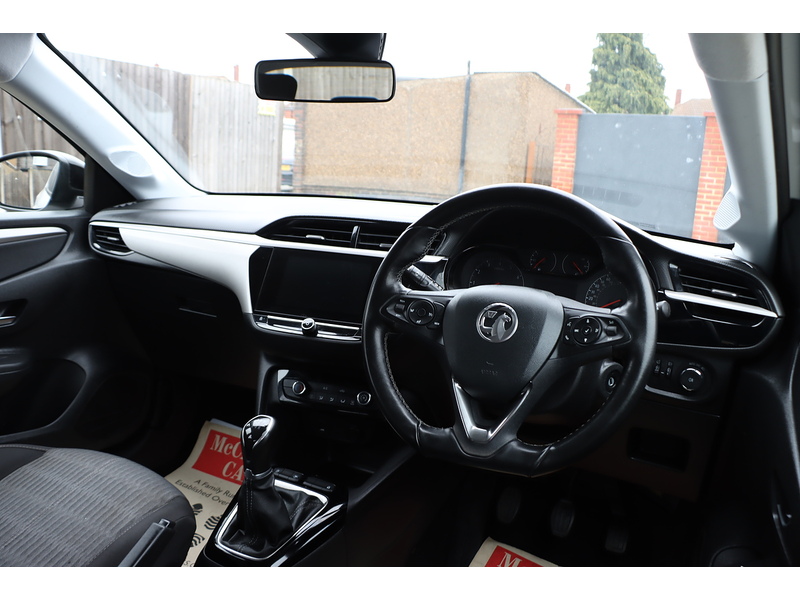 Vauxhall 1.2 SE EDITION HATCHBACK 5DR PETROL MANUAL SAT NAV BLUETOOTH DAB STEREO USB INPUT APPLE CARPLAY 1 OWNER FROM NEW ONLY 23000 MILES FSH NO ULEZ CHARGE 72-74 Mitcham Road