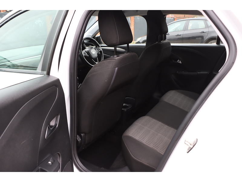 Vauxhall 1.2 SE EDITION HATCHBACK 5DR PETROL MANUAL SAT NAV BLUETOOTH DAB STEREO USB INPUT APPLE CARPLAY 1 OWNER FROM NEW ONLY 23000 MILES FSH NO ULEZ CHARGE 72-74 Mitcham Road