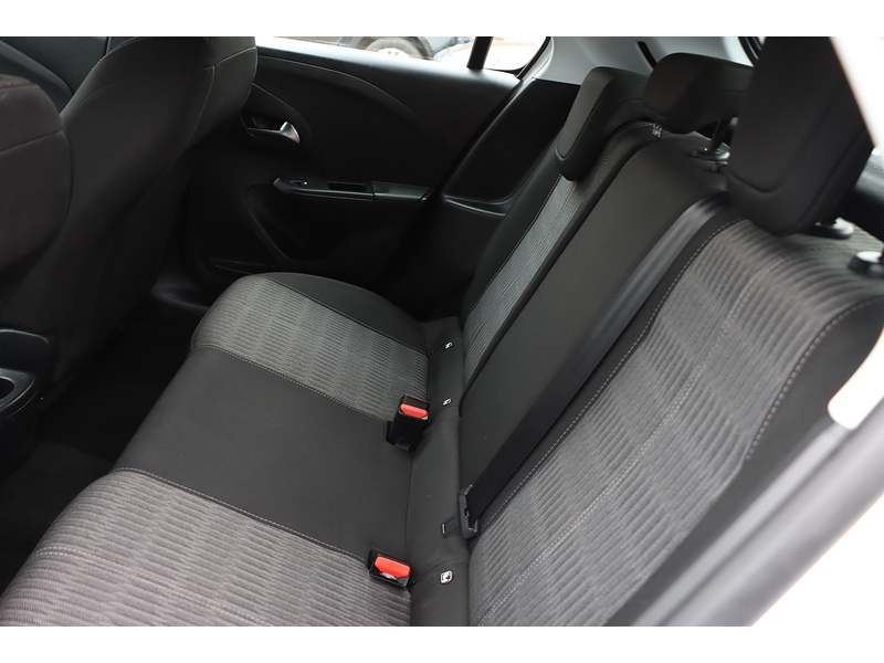 Vauxhall 1.2 SE EDITION HATCHBACK 5DR PETROL MANUAL SAT NAV BLUETOOTH DAB STEREO USB INPUT APPLE CARPLAY 1 OWNER FROM NEW ONLY 23000 MILES FSH NO ULEZ CHARGE 72-74 Mitcham Road