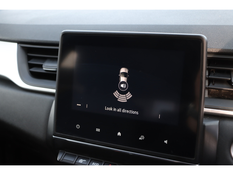 Renault 1.3 TCE ICONIC SUV 5DR PETROL MANUAL SATNAV BLUETOOTH DAB STEREO APPLE CARPLAY USB INPUT PARKING AIDS JUST 2 OWNERS ONLY 62000 MILES SH NO ULEZ CHARGE 72-74 Mitcham Road