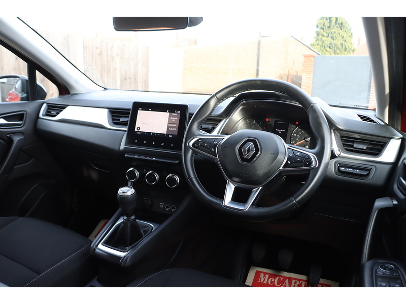 Renault 1.3 TCE ICONIC SUV 5DR PETROL MANUAL SATNAV BLUETOOTH DAB STEREO APPLE CARPLAY USB INPUT PARKING AIDS JUST 2 OWNERS ONLY 62000 MILES SH NO ULEZ CHARGE 72-74 Mitcham Road