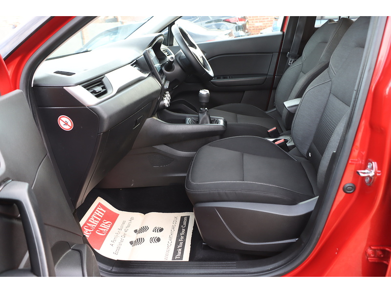 Renault 1.3 TCE ICONIC SUV 5DR PETROL MANUAL SATNAV BLUETOOTH DAB STEREO APPLE CARPLAY USB INPUT PARKING AIDS JUST 2 OWNERS ONLY 62000 MILES SH NO ULEZ CHARGE 72-74 Mitcham Road