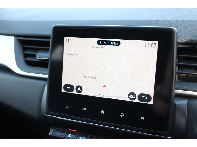 Renault 1.3 TCE ICONIC SUV 5DR PETROL MANUAL SATNAV BLUETOOTH DAB STEREO APPLE CARPLAY USB INPUT PARKING AIDS JUST 2 OWNERS ONLY 62000 MILES SH NO ULEZ CHARGE 72-74 Mitcham Road