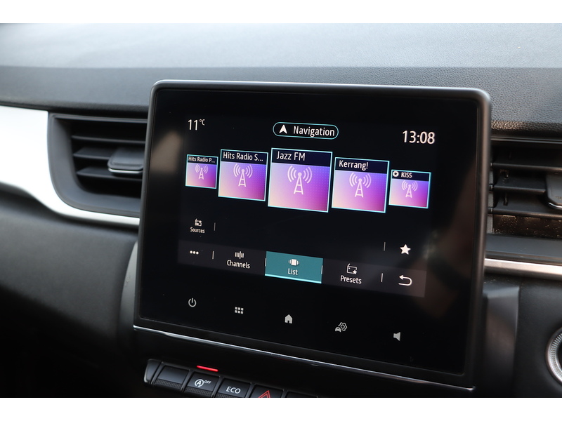 Renault 1.3 TCE ICONIC SUV 5DR PETROL MANUAL SATNAV BLUETOOTH DAB STEREO APPLE CARPLAY USB INPUT PARKING AIDS JUST 2 OWNERS ONLY 62000 MILES SH NO ULEZ CHARGE 72-74 Mitcham Road