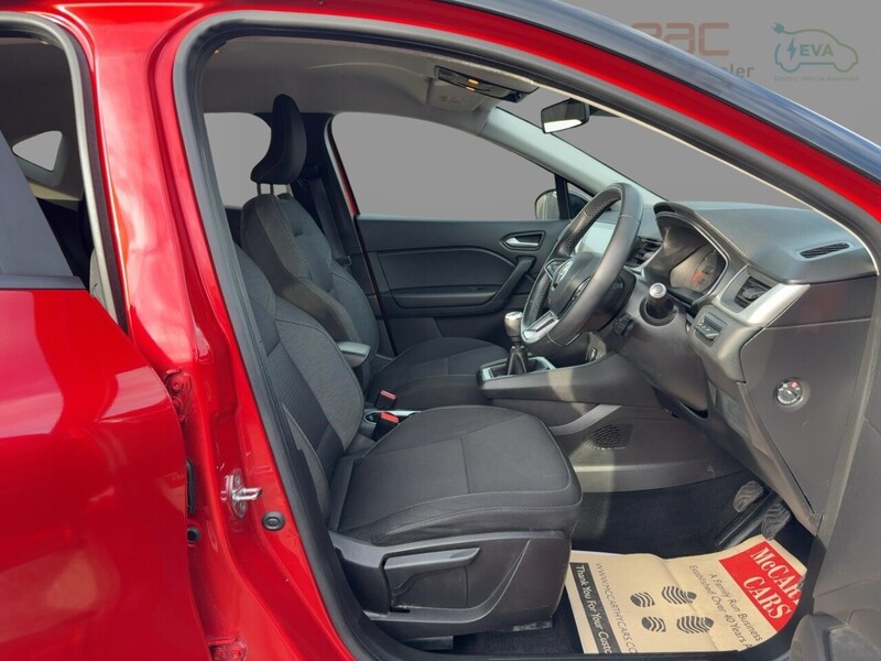 Renault 1.3 TCE ICONIC SUV 5DR PETROL MANUAL SATNAV BLUETOOTH DAB STEREO APPLE CARPLAY USB INPUT PARKING AIDS JUST 2 OWNERS ONLY 62000 MILES SH NO ULEZ CHARGE 72-74 Mitcham Road