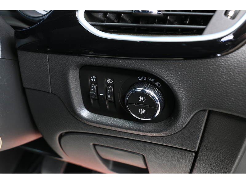 Vauxhall 1.4I TURBO ELITE NAV HATCHBACK 5DR PETROL MANUAL FULL LEATHER HEATED SEATS SATNAV BLUETOOTH DAB RADIO APPLE CARPLAY ONLY 62000 MILES SH NO ULEZ CHARGE 72-74 Mitcham Road