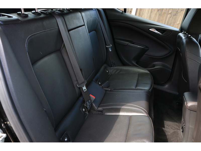 Vauxhall 1.4I TURBO ELITE NAV HATCHBACK 5DR PETROL MANUAL FULL LEATHER HEATED SEATS SATNAV BLUETOOTH DAB RADIO APPLE CARPLAY ONLY 62000 MILES SH NO ULEZ CHARGE 72-74 Mitcham Road