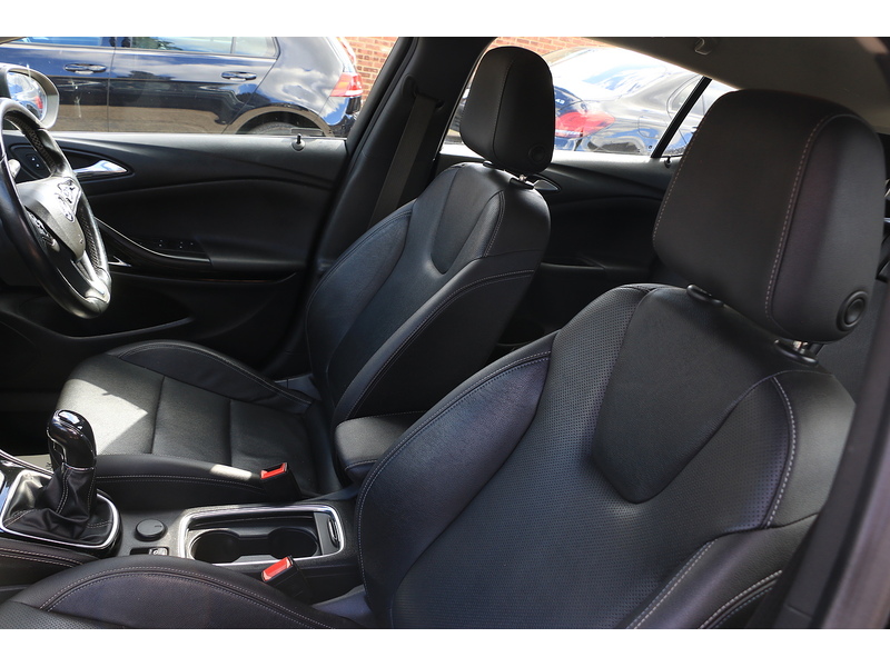 Vauxhall 1.4I TURBO ELITE NAV HATCHBACK 5DR PETROL MANUAL FULL LEATHER HEATED SEATS SATNAV BLUETOOTH DAB RADIO APPLE CARPLAY ONLY 62000 MILES SH NO ULEZ CHARGE 72-74 Mitcham Road