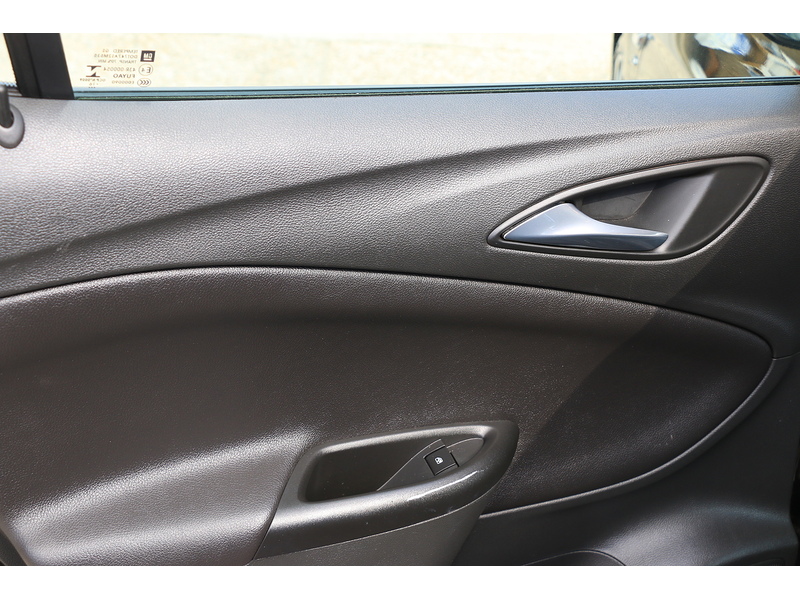 Vauxhall 1.4I TURBO ELITE NAV HATCHBACK 5DR PETROL MANUAL FULL LEATHER HEATED SEATS SATNAV BLUETOOTH DAB RADIO APPLE CARPLAY ONLY 62000 MILES SH NO ULEZ CHARGE 72-74 Mitcham Road