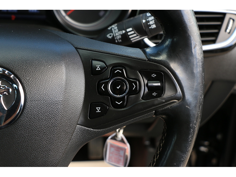 Vauxhall 1.4I TURBO ELITE NAV HATCHBACK 5DR PETROL MANUAL FULL LEATHER HEATED SEATS SATNAV BLUETOOTH DAB RADIO APPLE CARPLAY ONLY 62000 MILES SH NO ULEZ CHARGE 72-74 Mitcham Road