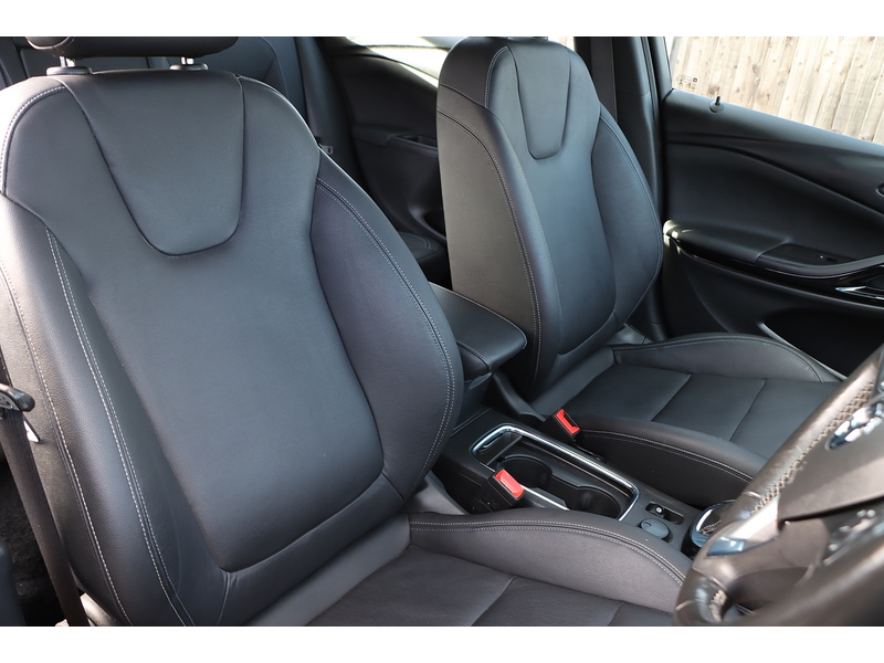 Vauxhall 1.4I TURBO GPF ELITE NAV HATCHBACK 5DR PETROL AUTO HEATED SEATS SAT NAV BLUETOOTH DAB STEREO APPLE CARPLAY PARKING AIDS 2 OWNERS ONLY 47000 MILES SH 72-74 Mitcham Road