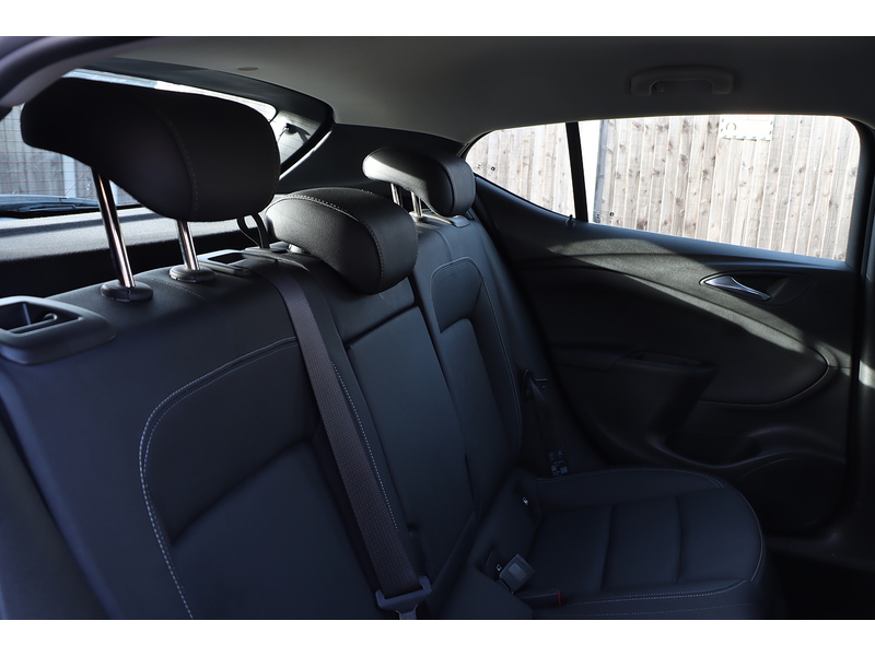 Vauxhall 1.4I TURBO GPF ELITE NAV HATCHBACK 5DR PETROL AUTO HEATED SEATS SAT NAV BLUETOOTH DAB STEREO APPLE CARPLAY PARKING AIDS 2 OWNERS ONLY 47000 MILES SH 72-74 Mitcham Road