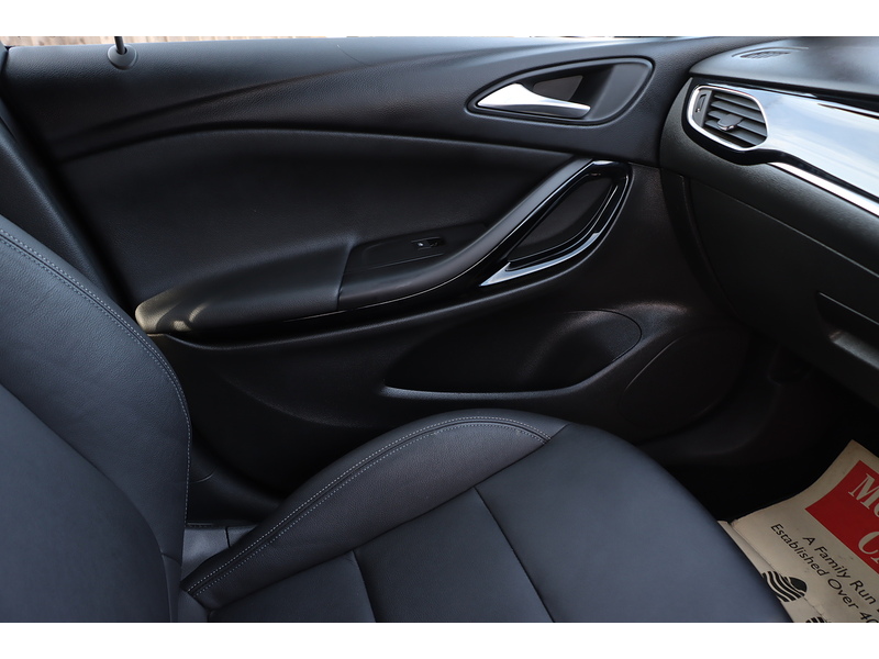 Vauxhall 1.4I TURBO GPF ELITE NAV HATCHBACK 5DR PETROL AUTO HEATED SEATS SAT NAV BLUETOOTH DAB STEREO APPLE CARPLAY PARKING AIDS 2 OWNERS ONLY 47000 MILES SH 72-74 Mitcham Road