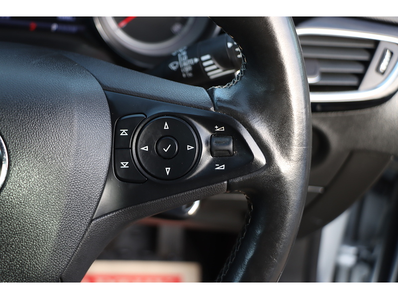 Vauxhall 1.4I TURBO GPF ELITE NAV HATCHBACK 5DR PETROL AUTO HEATED SEATS SAT NAV BLUETOOTH DAB STEREO APPLE CARPLAY PARKING AIDS 2 OWNERS ONLY 47000 MILES SH 72-74 Mitcham Road