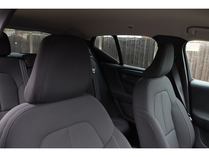 Volvo 1.5H T4 RECHARGE 10.7KWH INSCRIPTION EXPRESSION SUV 5DR PETROL PLUG-IN HYBRID AUTO HEATED SEATS SAT NAV BLUETOOTH PARKING AIDS 1 OWNER 77000 MILES FSH 72-74 Mitcham Road