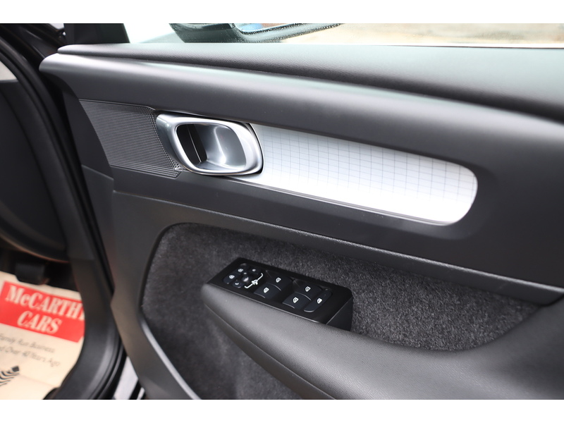 Volvo 1.5H T4 RECHARGE 10.7KWH INSCRIPTION EXPRESSION SUV 5DR PETROL PLUG-IN HYBRID AUTO HEATED SEATS SAT NAV BLUETOOTH PARKING AIDS 1 OWNER 77000 MILES FSH 72-74 Mitcham Road