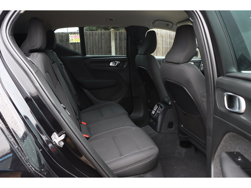 Volvo 1.5H T4 RECHARGE 10.7KWH INSCRIPTION EXPRESSION SUV 5DR PETROL PLUG-IN HYBRID AUTO HEATED SEATS SAT NAV BLUETOOTH PARKING AIDS 1 OWNER 77000 MILES FSH 72-74 Mitcham Road