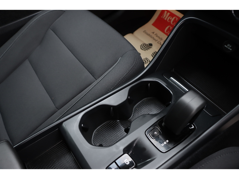 Volvo 1.5H T4 RECHARGE 10.7KWH INSCRIPTION EXPRESSION SUV 5DR PETROL PLUG-IN HYBRID AUTO HEATED SEATS SAT NAV BLUETOOTH PARKING AIDS 1 OWNER 77000 MILES FSH 72-74 Mitcham Road