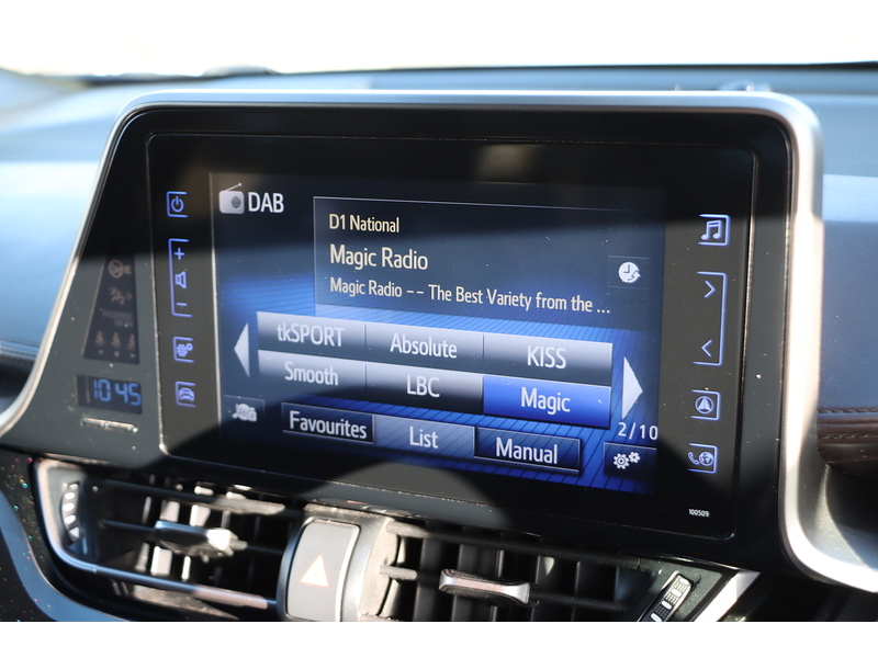 Toyota 1.8 VVT-H EXCEL SUV 5DR PETROL HYBRID CVT AUTO HEATED SEATS SAT NAV BLUETOOTH DAB STEREO REAR CAMERA PARKING AIDS 2 OWNERS 76000 MILES FSH 8 SERVICES 72-74 Mitcham Road