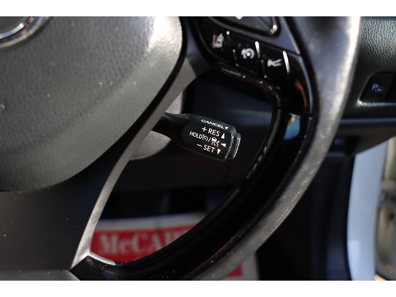 Toyota 1.8 VVT-H EXCEL SUV 5DR PETROL HYBRID CVT AUTO HEATED SEATS SAT NAV BLUETOOTH DAB STEREO REAR CAMERA PARKING AIDS 2 OWNERS 76000 MILES FSH 8 SERVICES 72-74 Mitcham Road